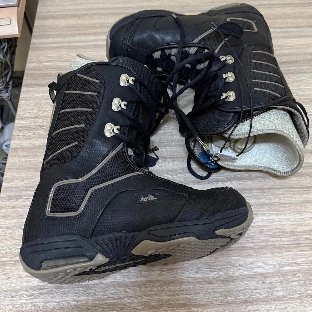 Burton Men Hail Snowboard Boots 9 Black Tan‎ Lace Up Freestyle Gorpcore Alpine